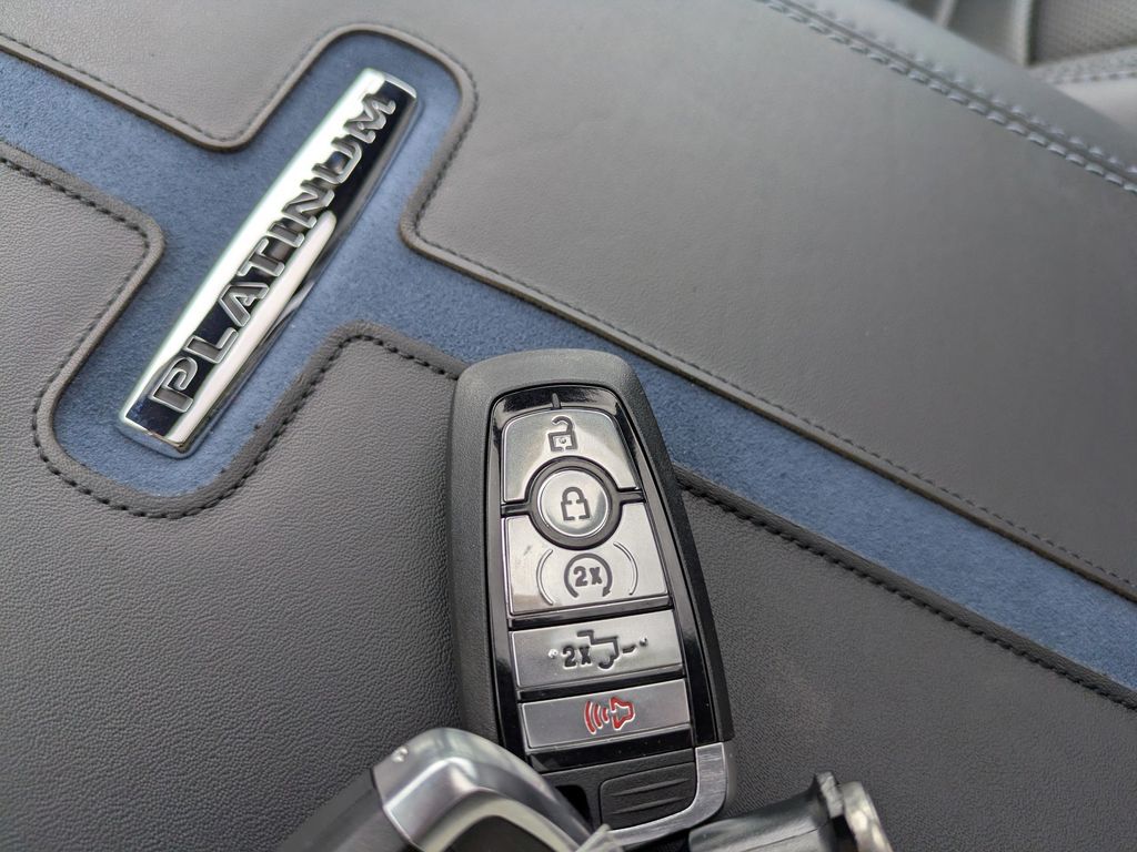 2026 Ford Super Duty F-350 SRW Platinum