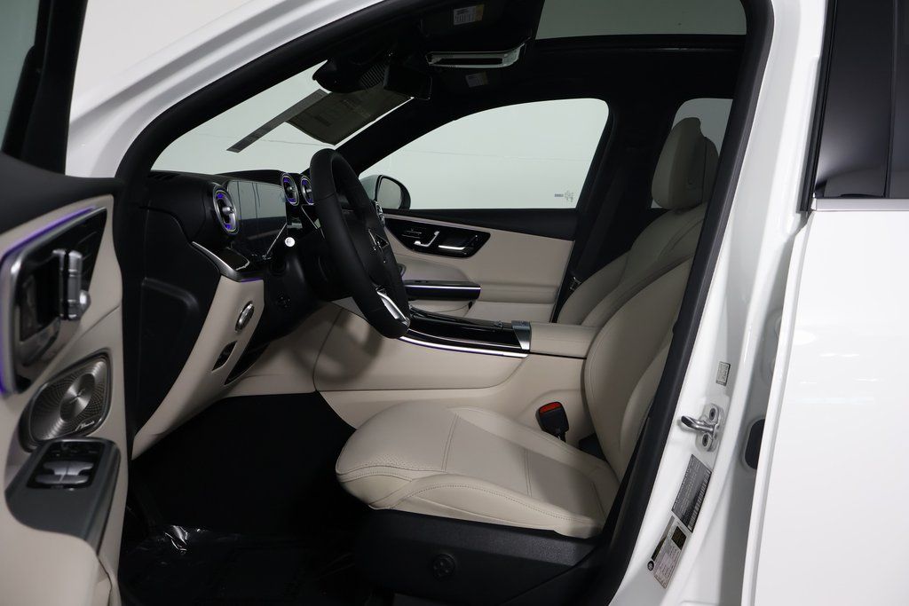 2025 Mercedes-Benz GLC 300 5