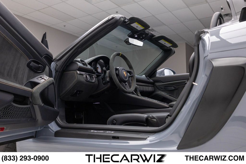 2024 Porsche 718 Spyder RS - Photo 33
