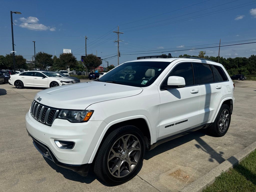 Used 2018 White Jeep Limited image 2