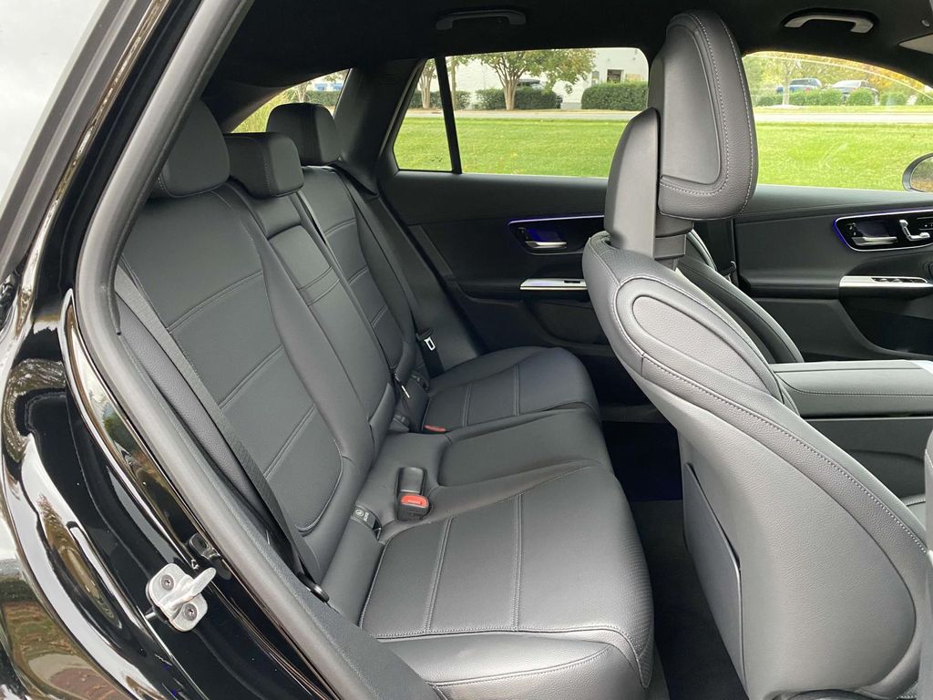 Thumbnail: 2025 Mercedes-Benz GLC - 15