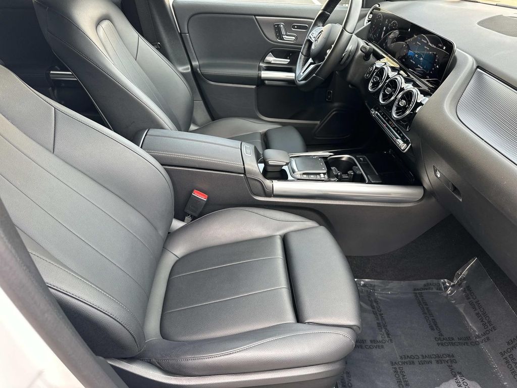 Thumbnail: 2023 Mercedes-Benz GLA - 21