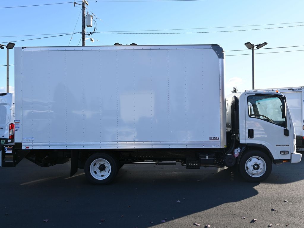 2024 Isuzu NPR HD 