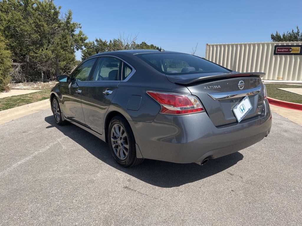 2015 Nissan Altima S 8