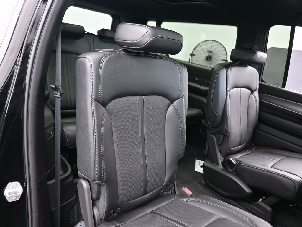 New 2026 High Gloss Black Jeep Limited Reserve image 39