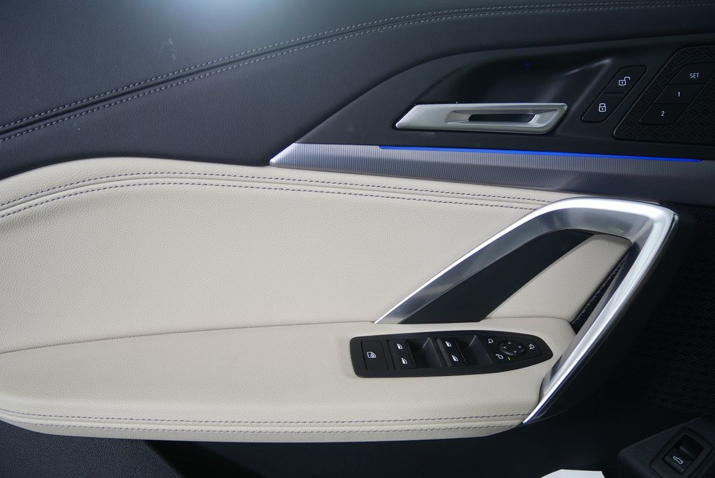 Thumbnail: 2023 BMW X1 - 8