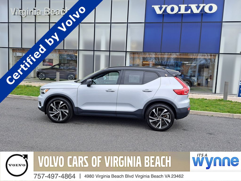 2022 Volvo XC40 T5 R-Design AWD
