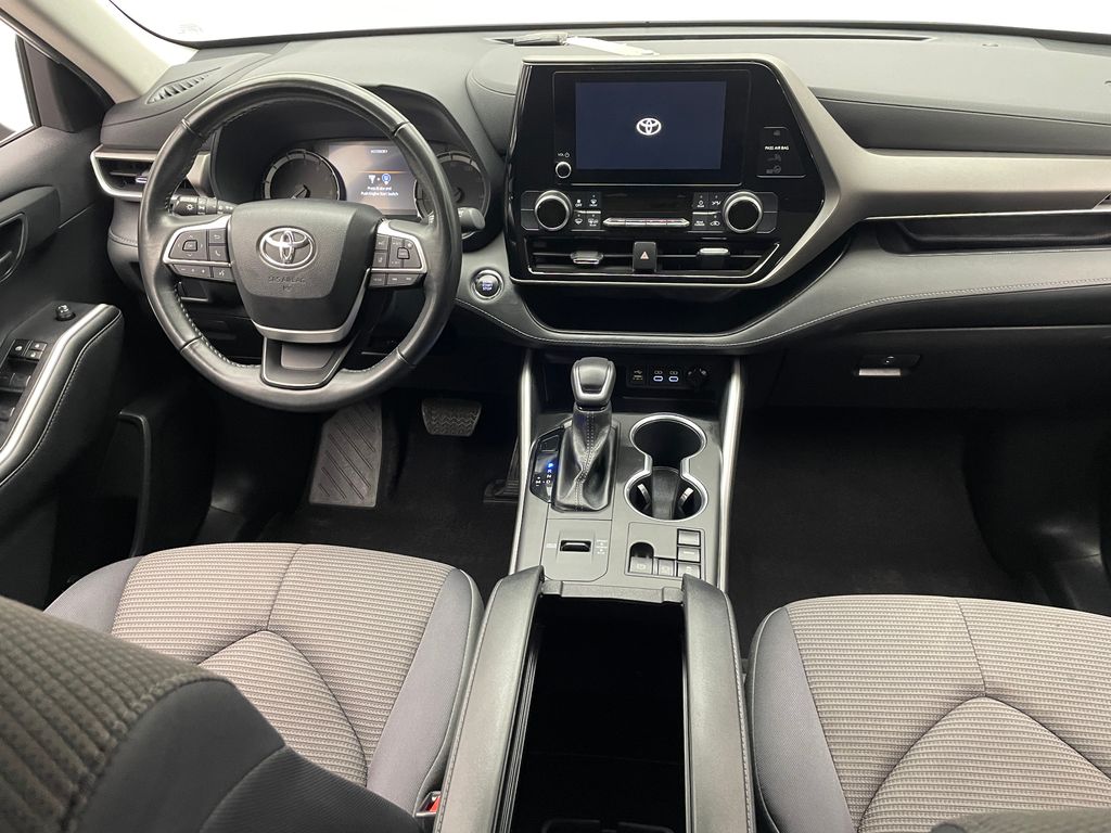 Thumbnail: 2023 Toyota Highlander - 19