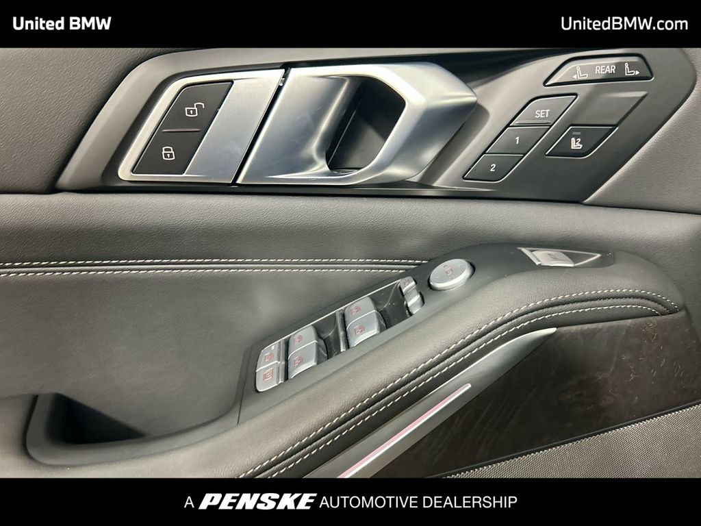 2025 BMW X7 xDrive40i 11