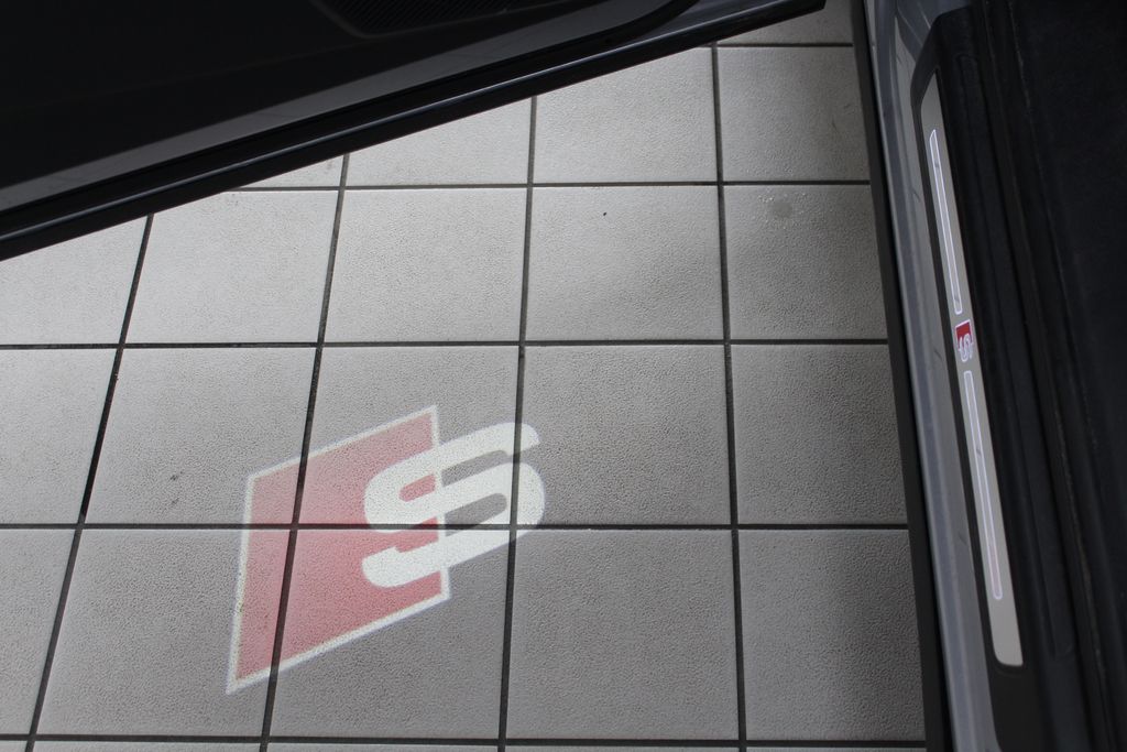 Thumbnail: 2021 Audi SQ5 - 14