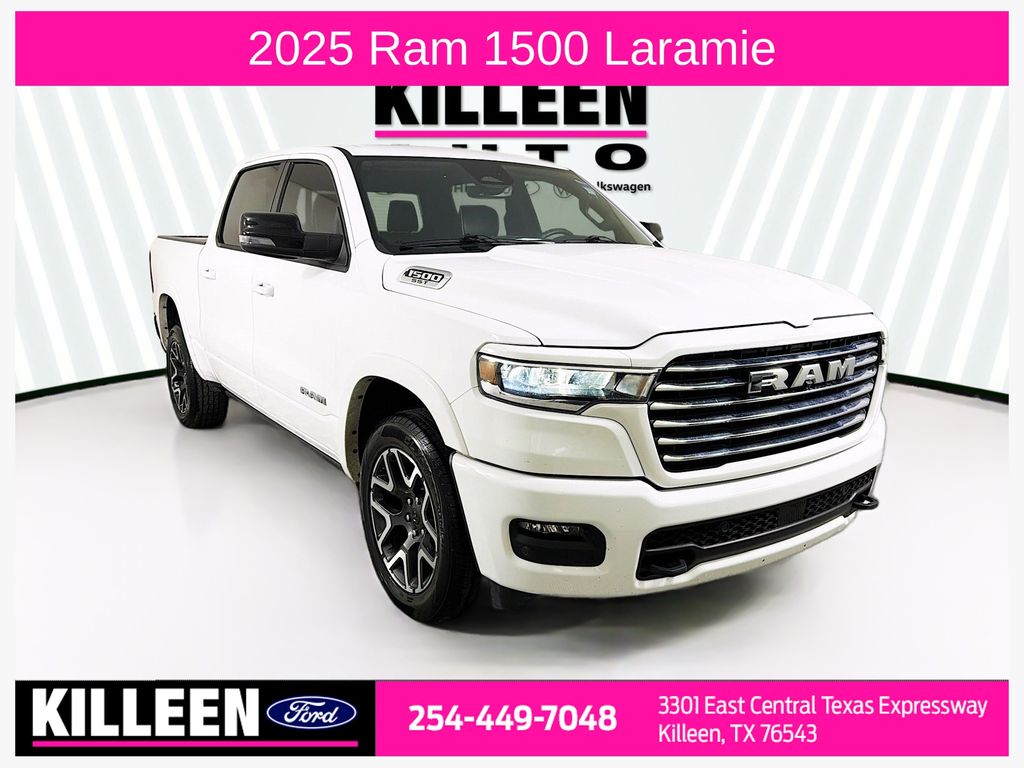 2025 RAM 1500 Laramie Crew Cab 4WD