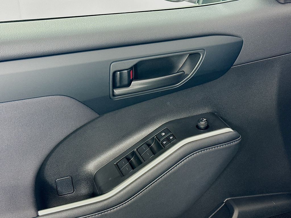 Thumbnail: 2024 Toyota Highlander - 17