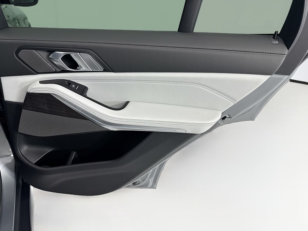 Thumbnail: 2026 BMW X5 - 26
