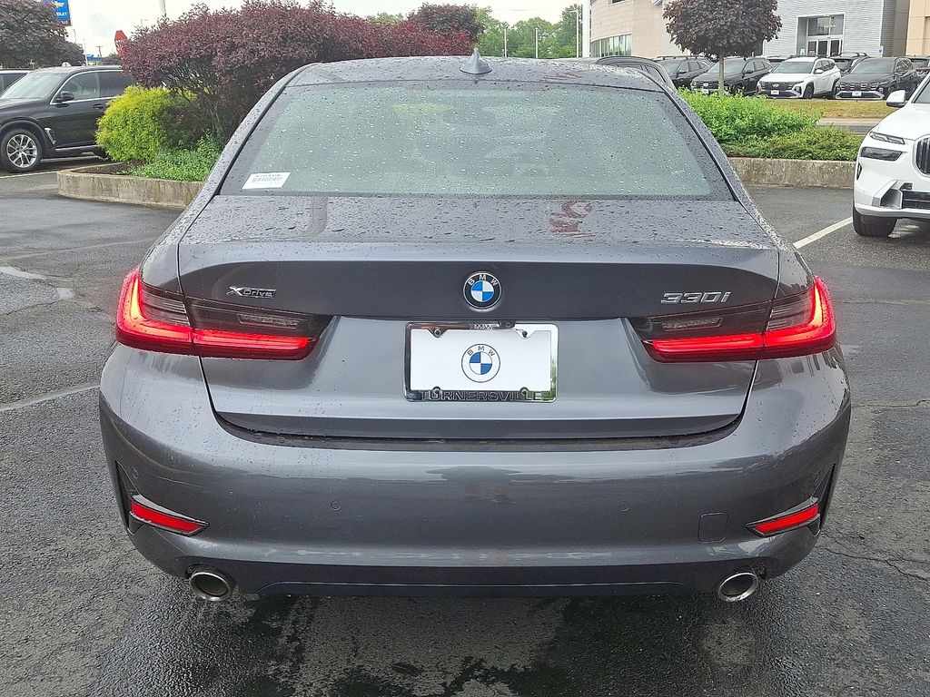 2022 BMW 3 Series 330i xDrive 5