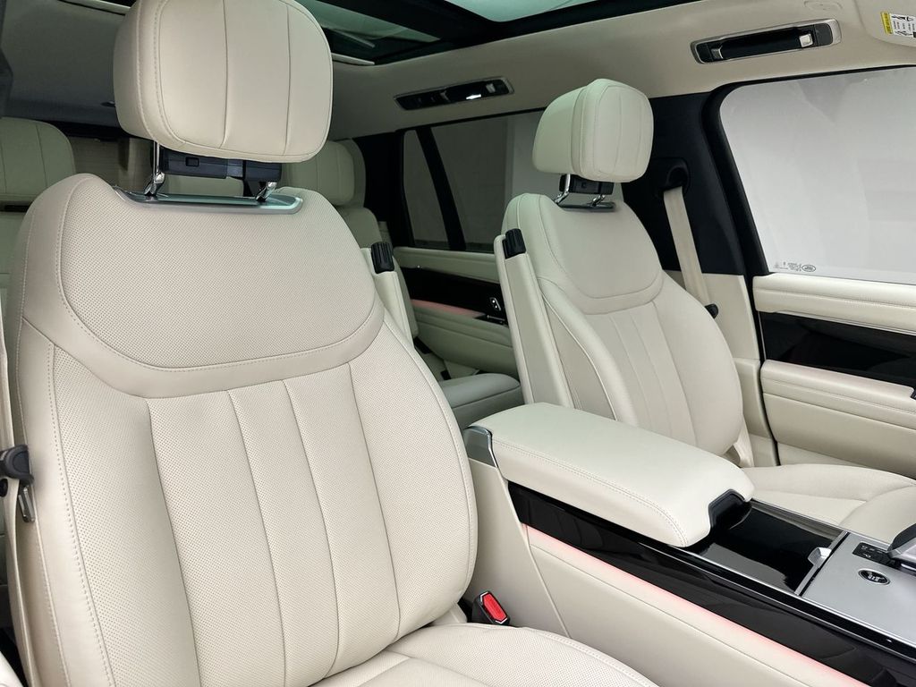 Thumbnail: 2025 Land Rover Range Rover - 11