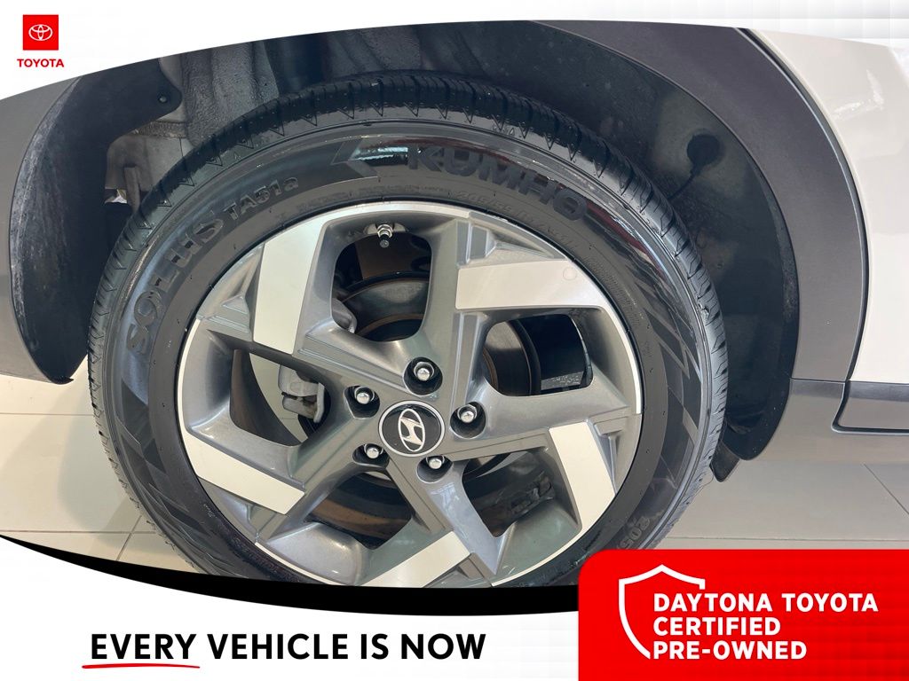 Used 2025 Hyundai Venue SUV