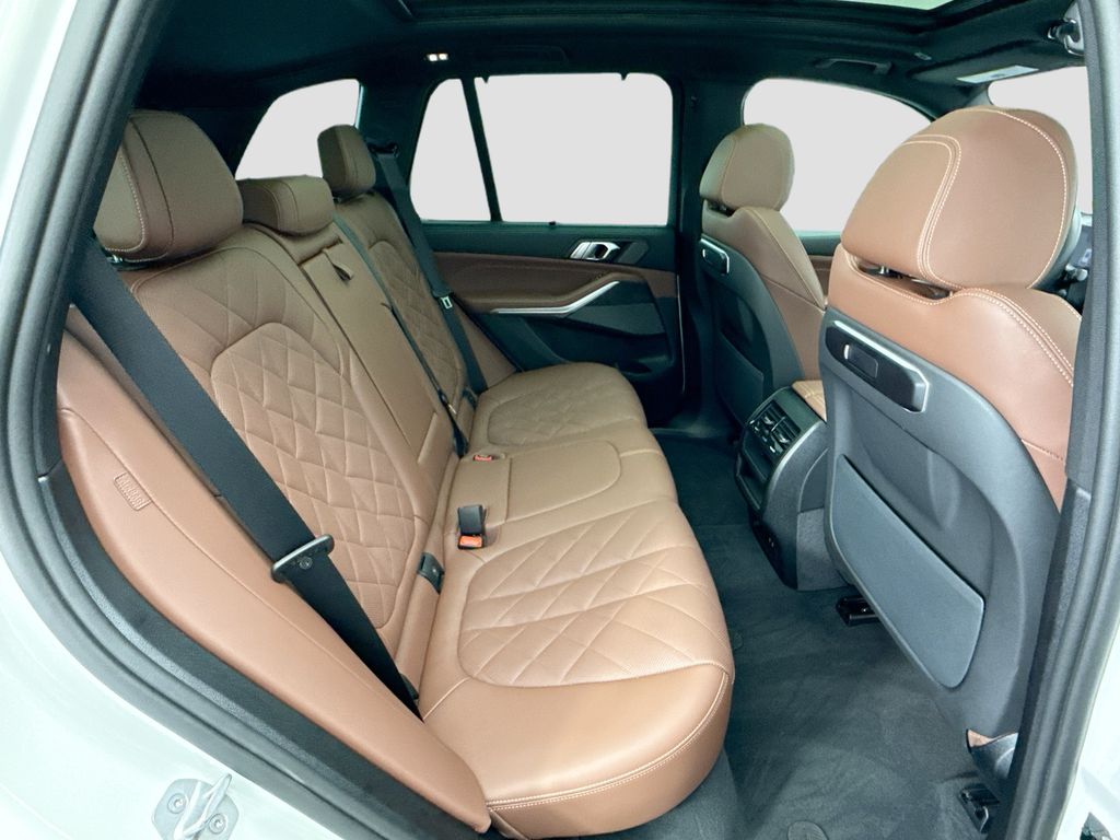 Thumbnail: 2026 BMW X5 - 21