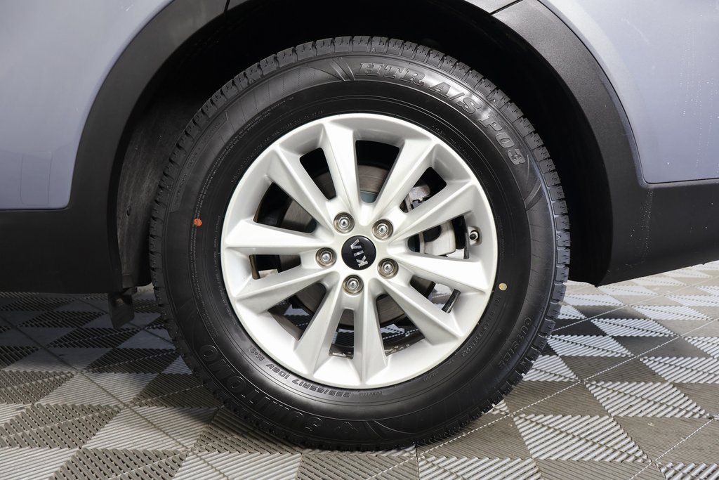 Thumbnail: 2020 Kia Sorento - 16