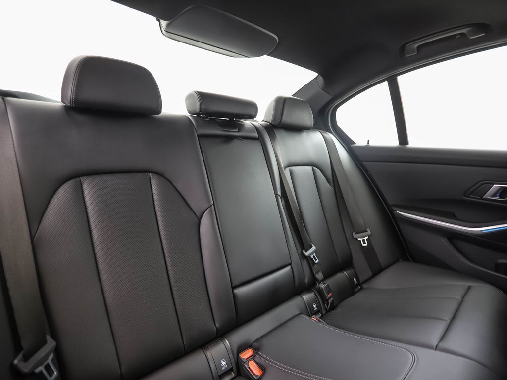 Thumbnail: 2025 BMW 3 Series - 27