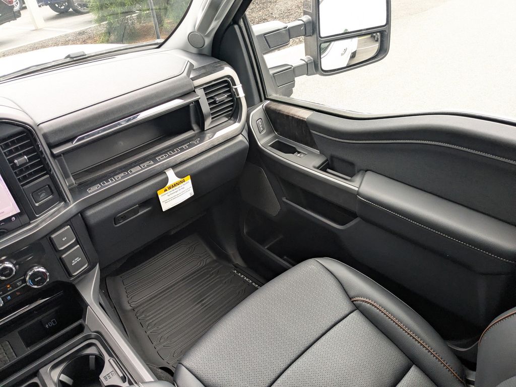 2026 Ford F-350 Super Duty LARIAT