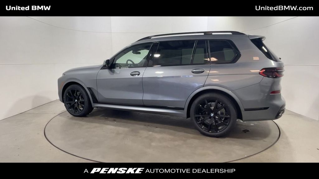 2025 BMW X7 xDrive40i 6