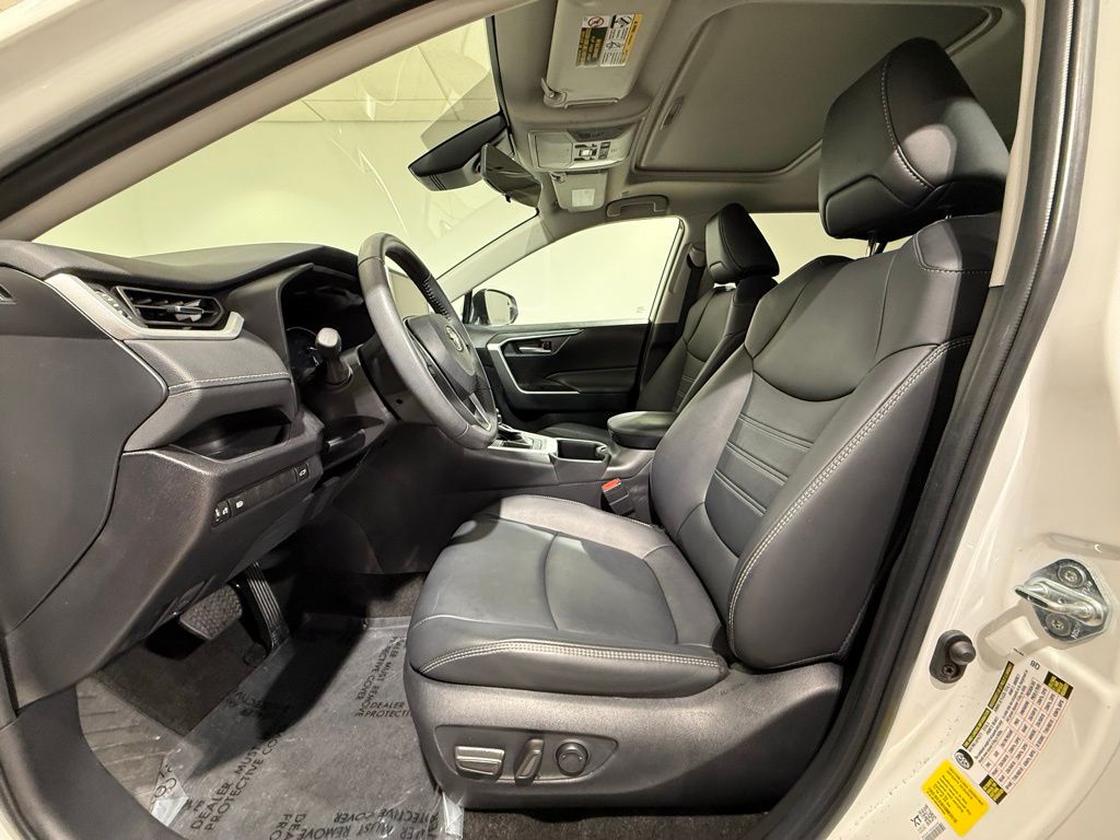 Thumbnail: 2025 Toyota RAV4 - 13