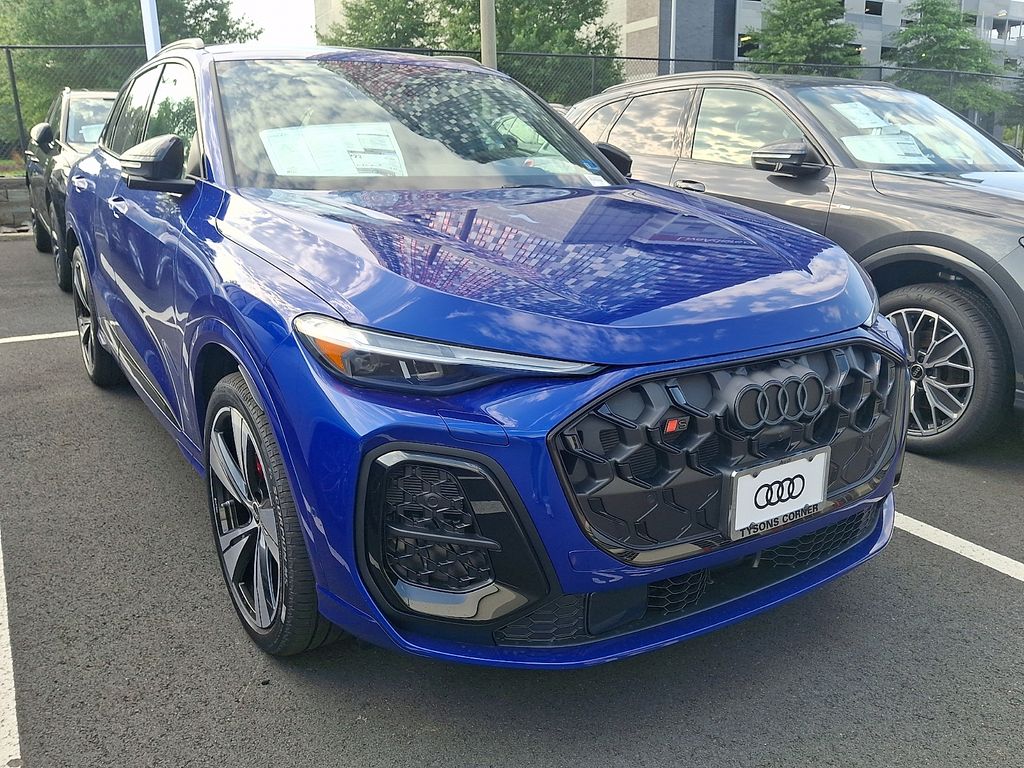 Thumbnail: 2026 Audi SQ5 - 3