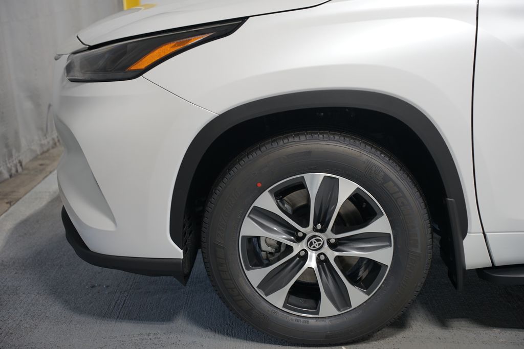 Thumbnail: 2026 Toyota Highlander - 5
