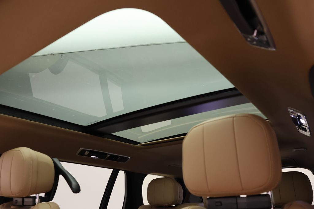 Thumbnail: 2026 Land Rover Range Rover - 13