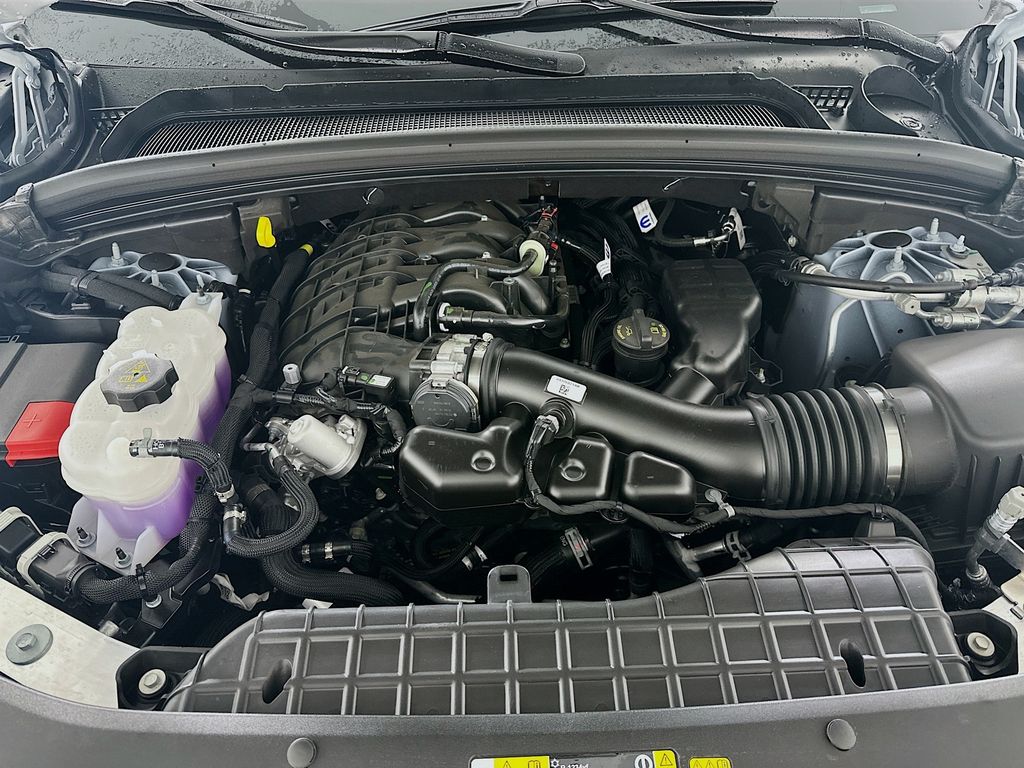 New 2025 White Jeep Laredo X image 17