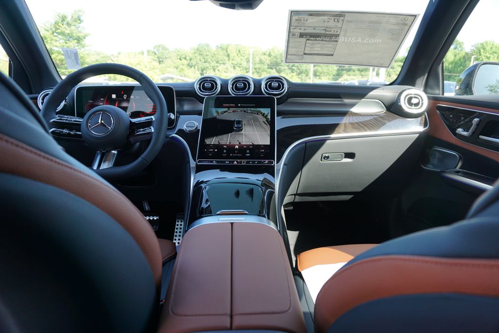 2025 Mercedes-Benz GLC 300 24