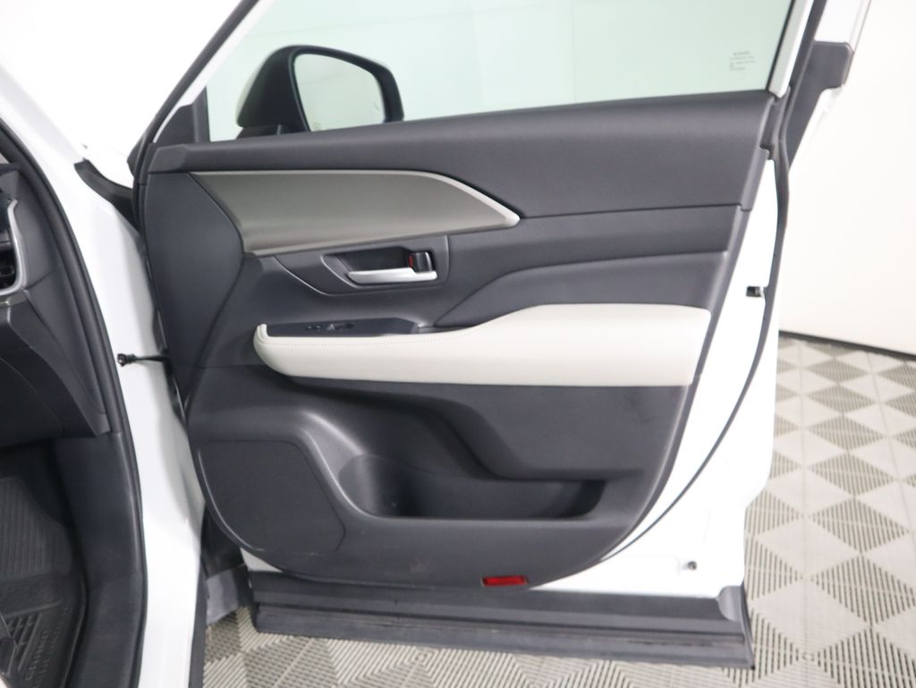 Thumbnail: 2024 Toyota Grand Highlander - 25