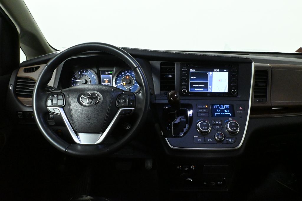 2020 Toyota Sienna SE Premium 4