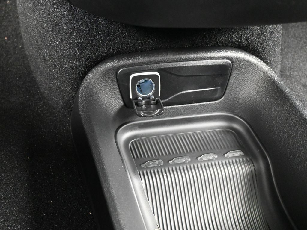 New 2026 Diamond Black Crystal Pearlcoat Chrysler Select image 21