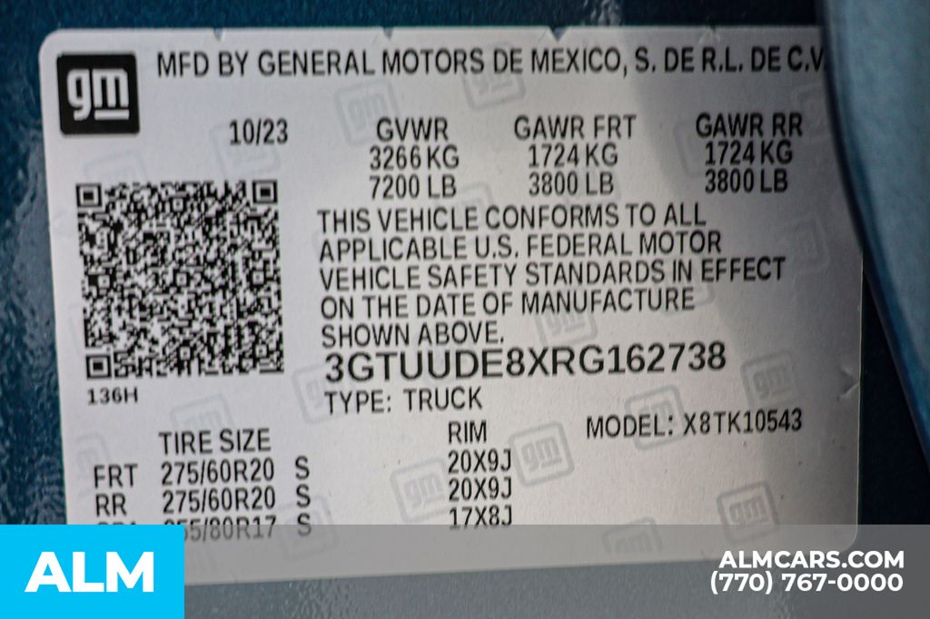 Used 2024 Blue GMC SLT image 55