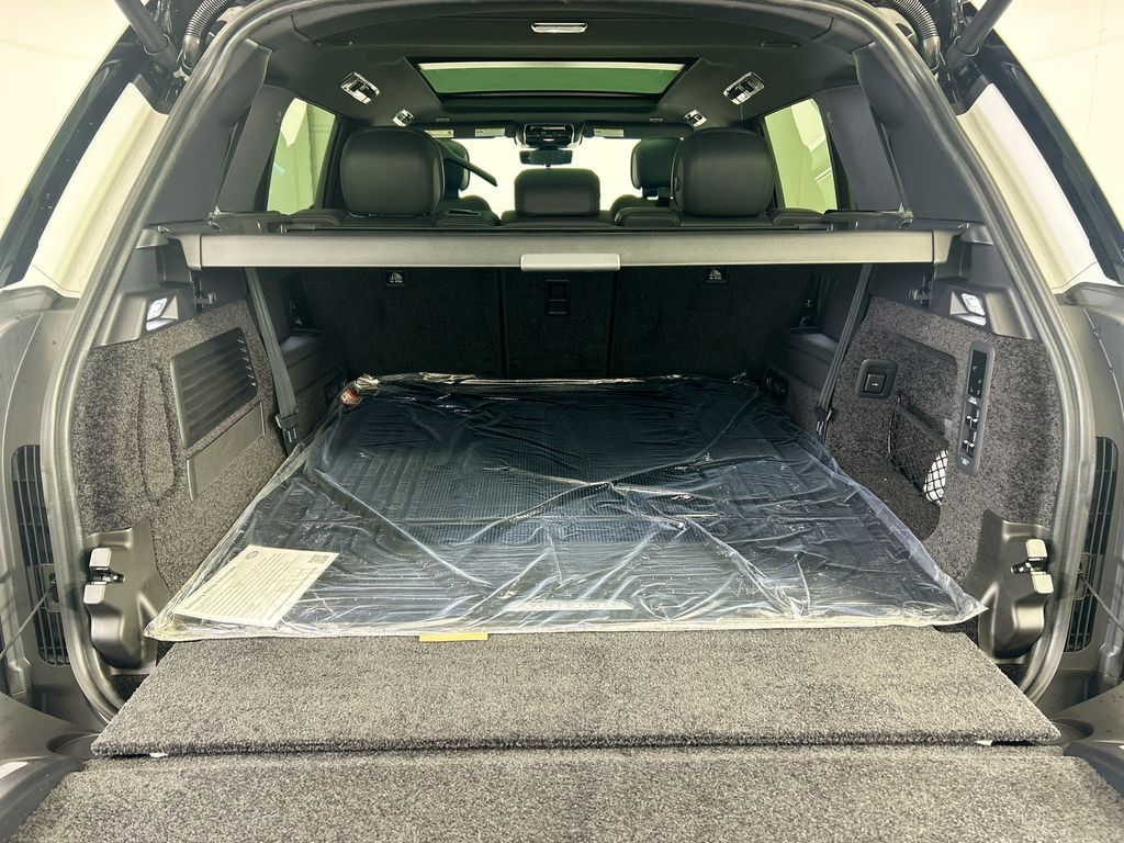 Thumbnail: 2026 Land Rover Range Rover - 28