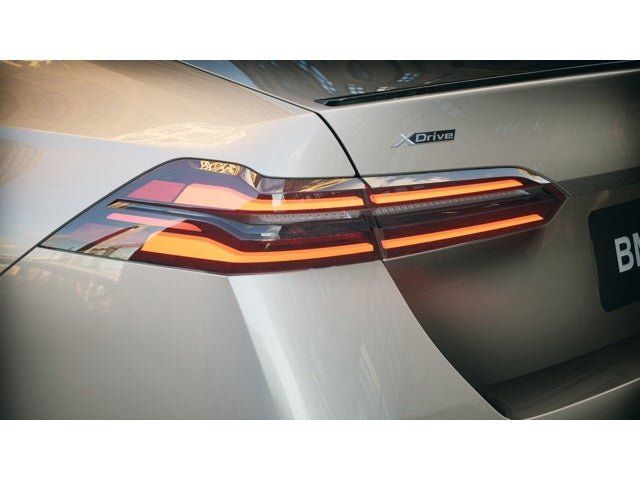 Thumbnail: 2026 BMW 5 Series - 8