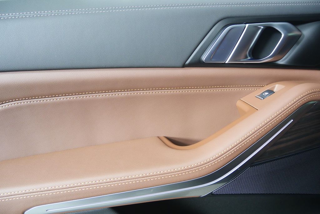 Thumbnail: 2026 BMW X5 - 14