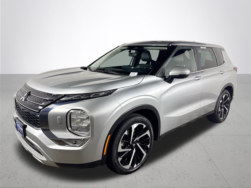 2023 Mitsubishi Outlander SE
