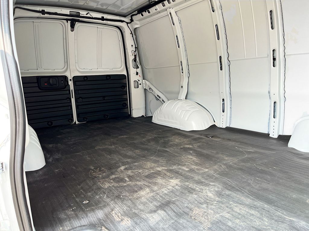 Used 2023 White GMC Work Van image 22