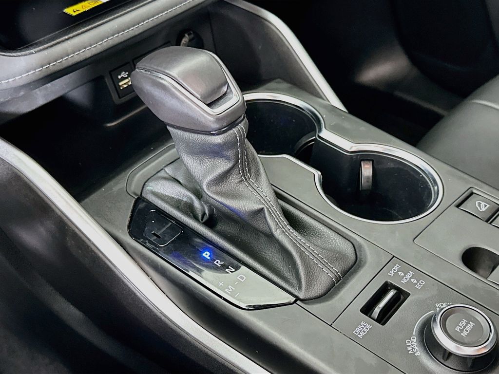 Thumbnail: 2024 Toyota Highlander - 17