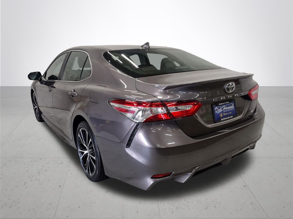 2020 Toyota Camry SE