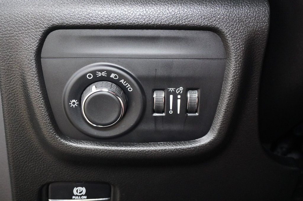 Used Car 2024 Jeep Grand Cherokee L  Laredo For Sale Under $30,000 In Weatherford, Texas