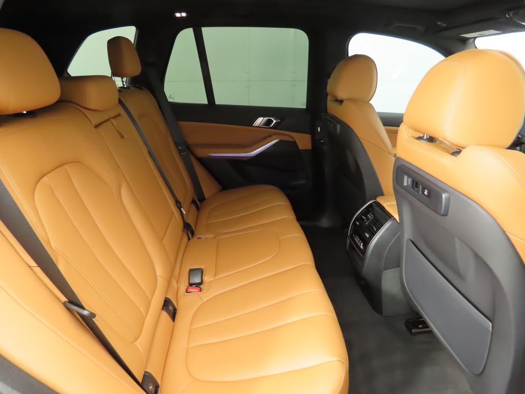 Thumbnail: 2022 BMW X5 - 21