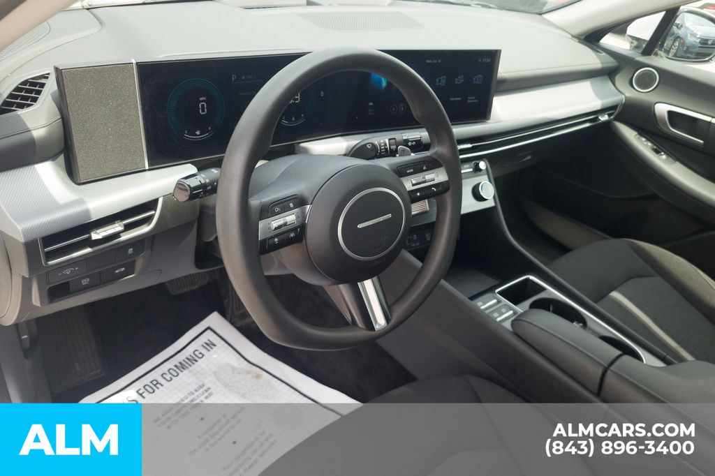 Certified Used 2025 White Hyundai SEL image 14