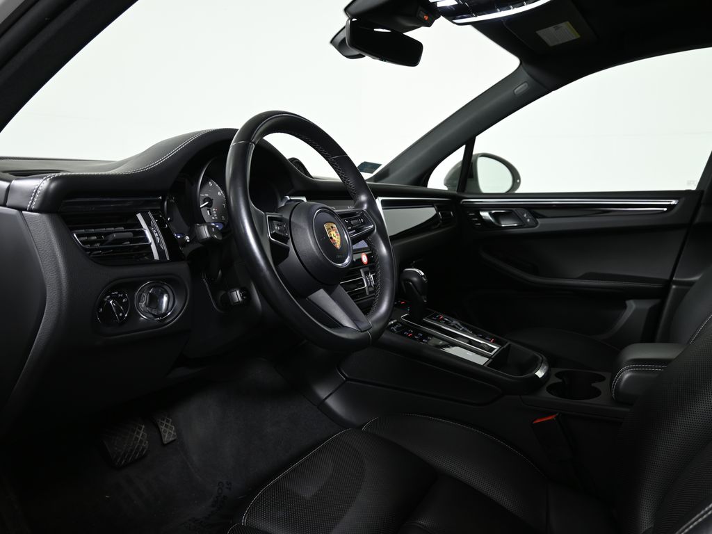Thumbnail: 2022 Porsche Macan - 4