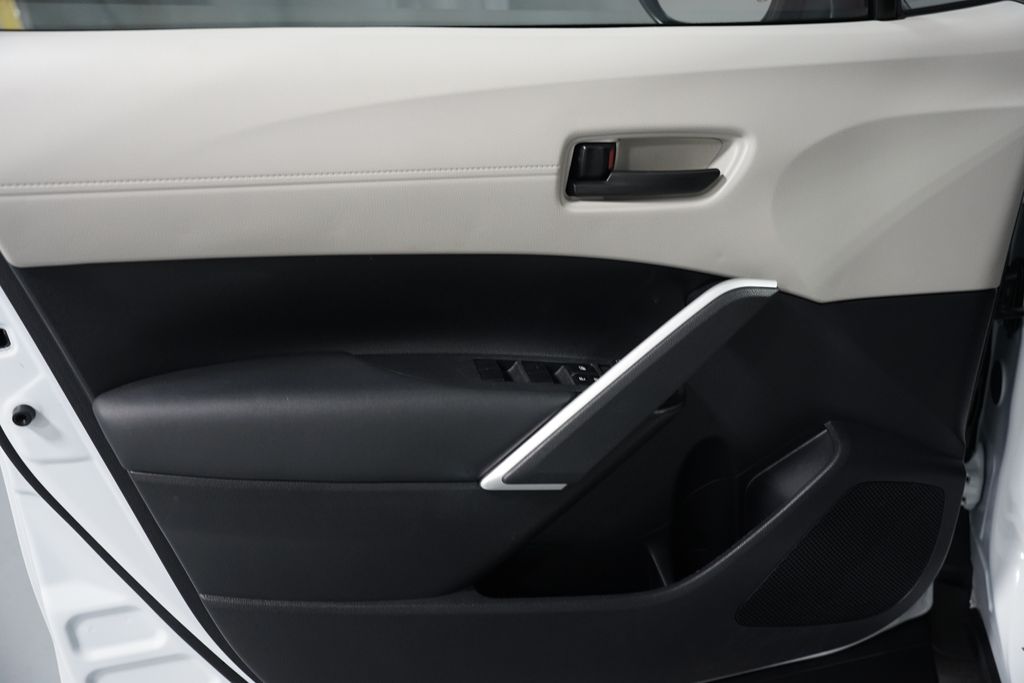 Thumbnail: 2025 Toyota Corolla Cross - 27