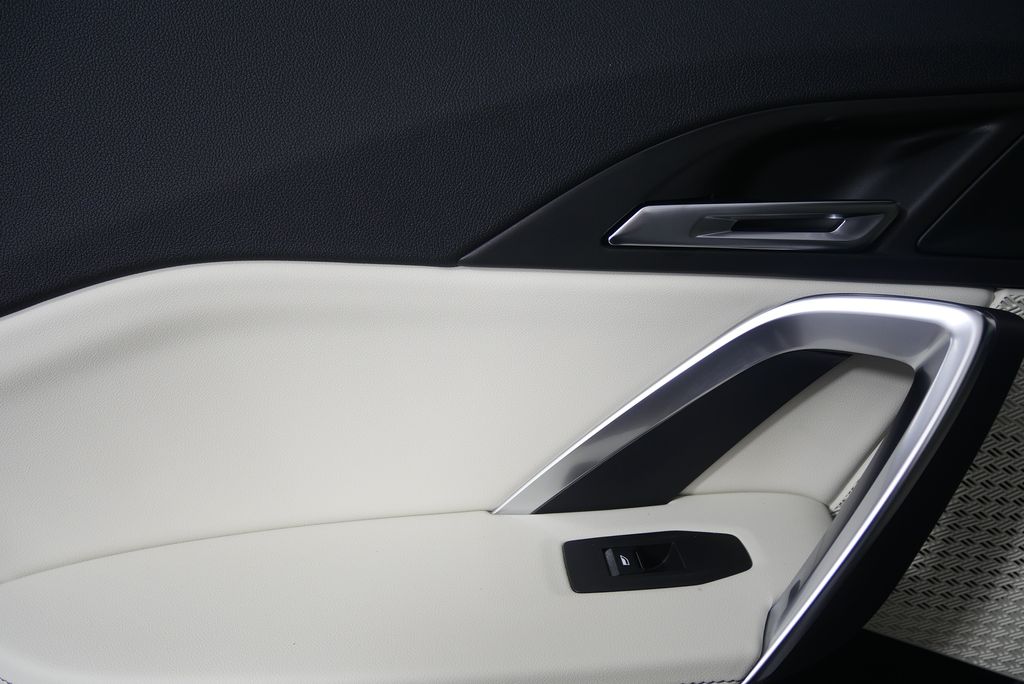 Thumbnail: 2026 BMW X1 - 14