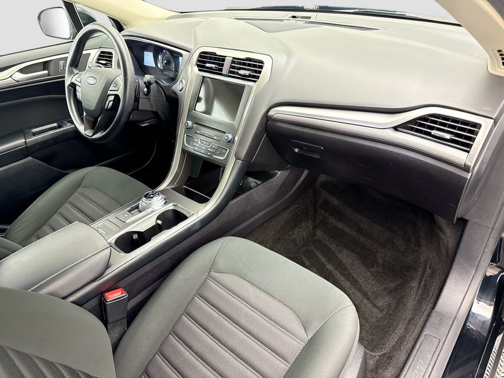 Thumbnail: 2018 Ford Fusion - 15