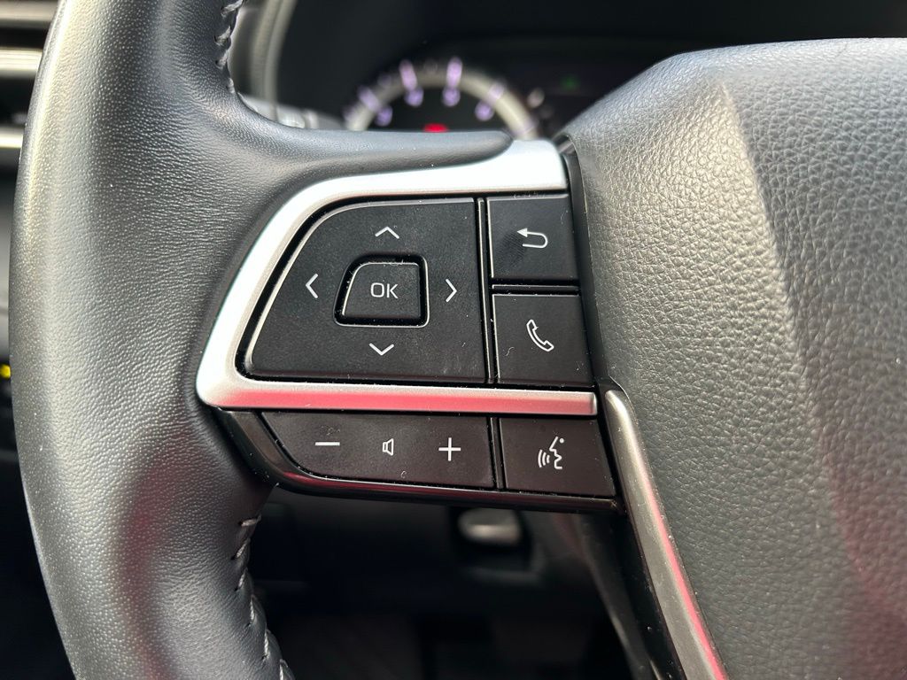 Thumbnail: 2024 Toyota Highlander - 21